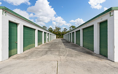 Outdoor drive up units with easy loading & unloading access.