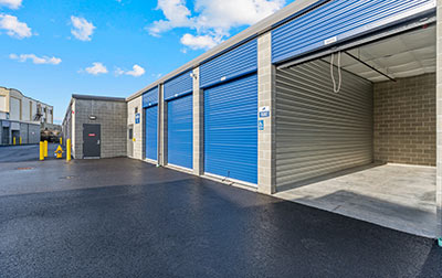Easy drive up loading & unloading with wide driveway aisles.
