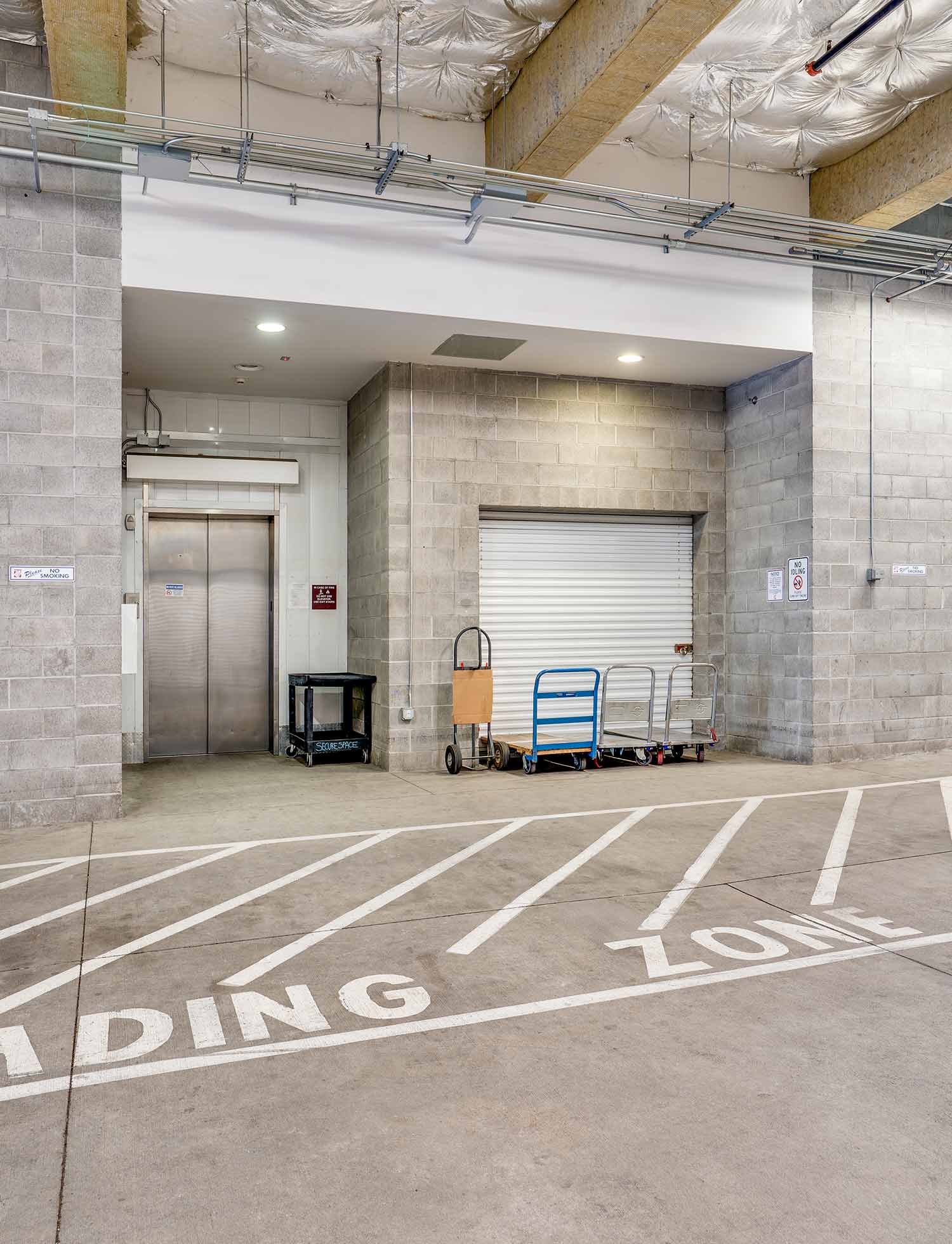 Moving carts that may be used free of charge.