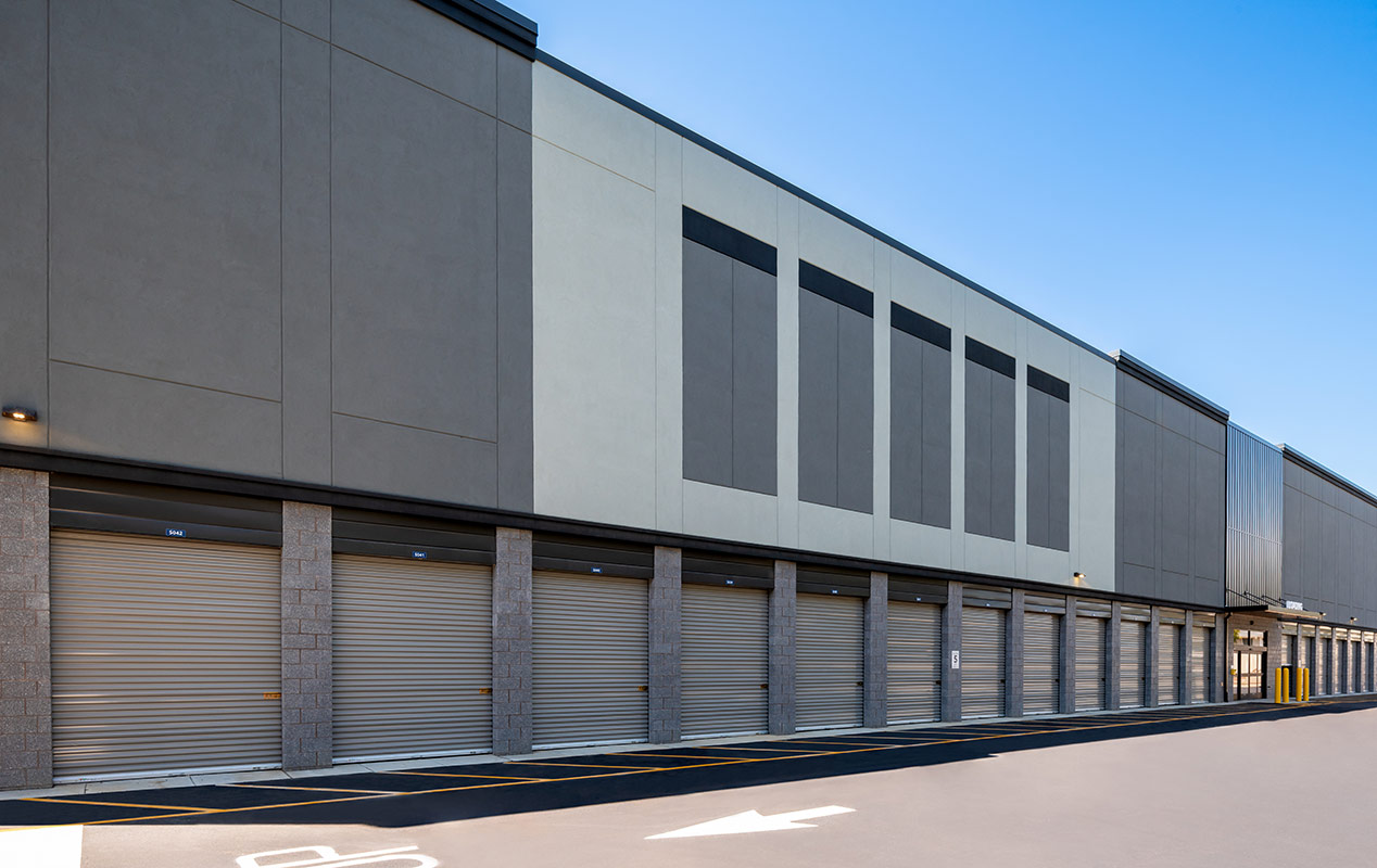 Outdoor drive up units with easy loading & unloading access.