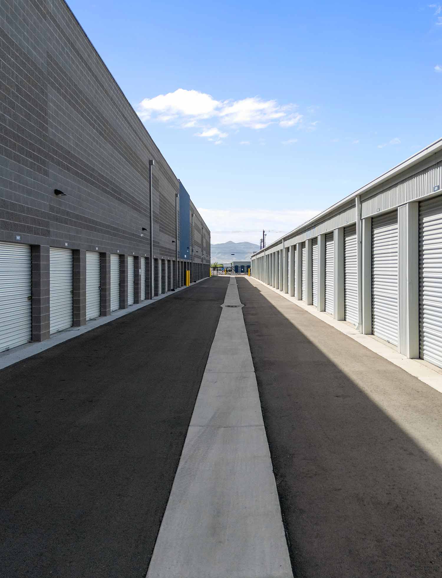 Easy drive up loading & unloading with wide driveway aisles.