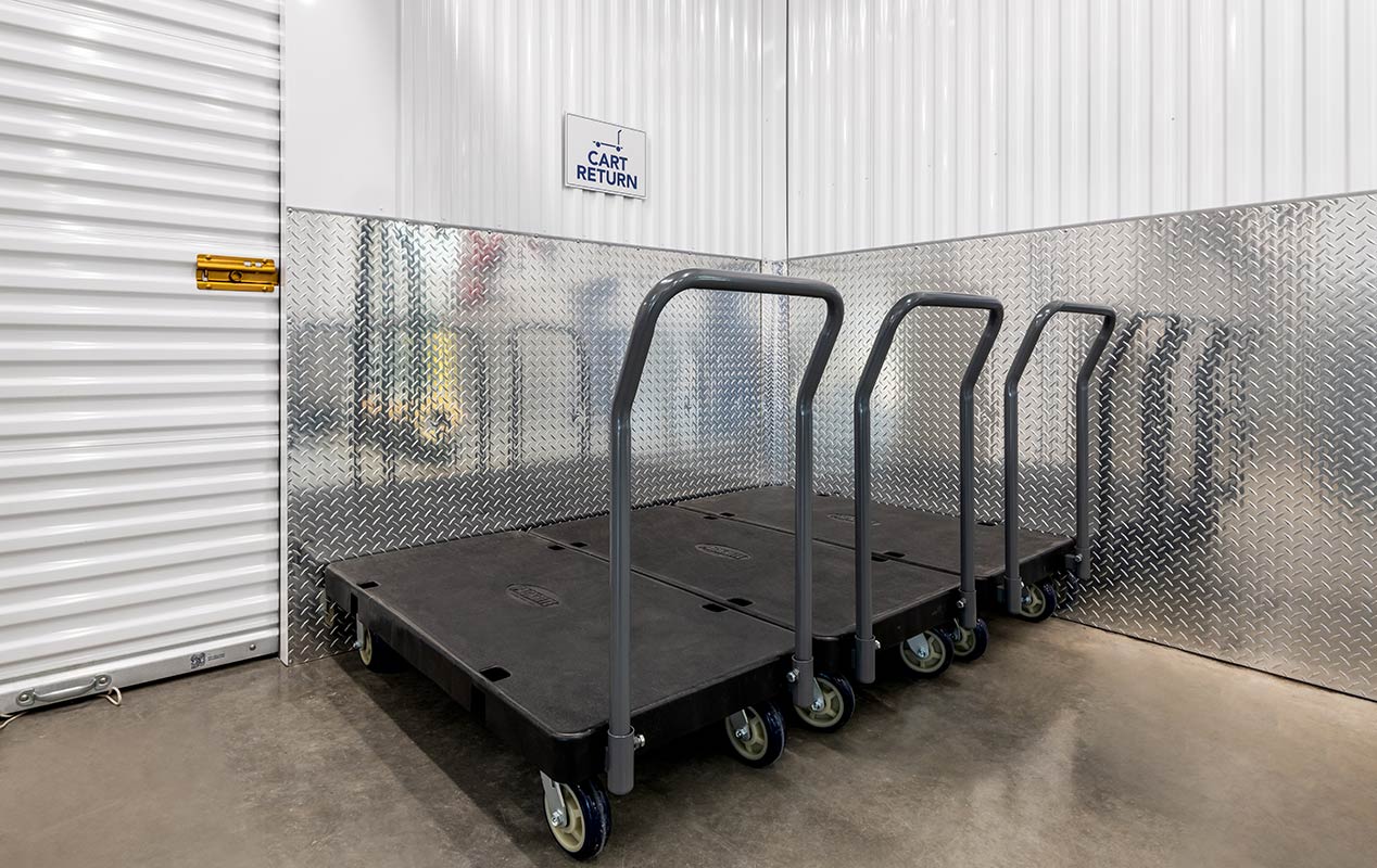 Moving carts that may be used free of charge.