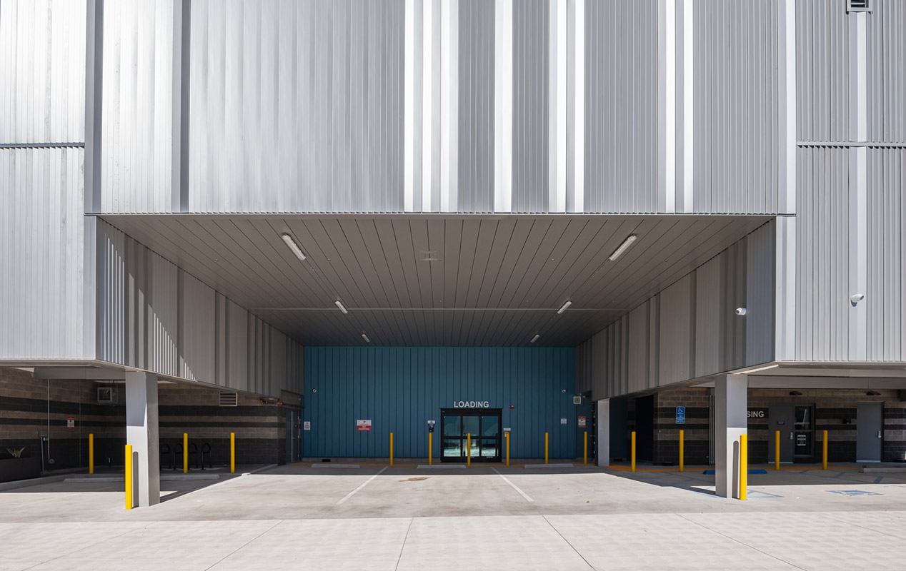 Easy drive up loading & unloading with ample parking.