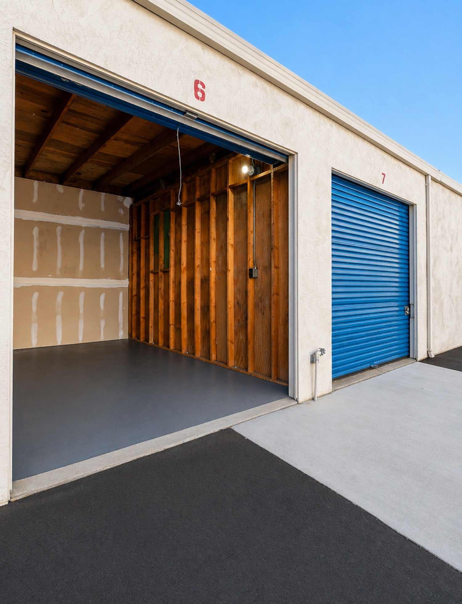 Outdoor drive up units with easy loading & unloading access.
