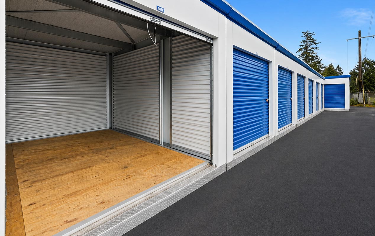 Outdoor drive up units with easy loading & unloading access.