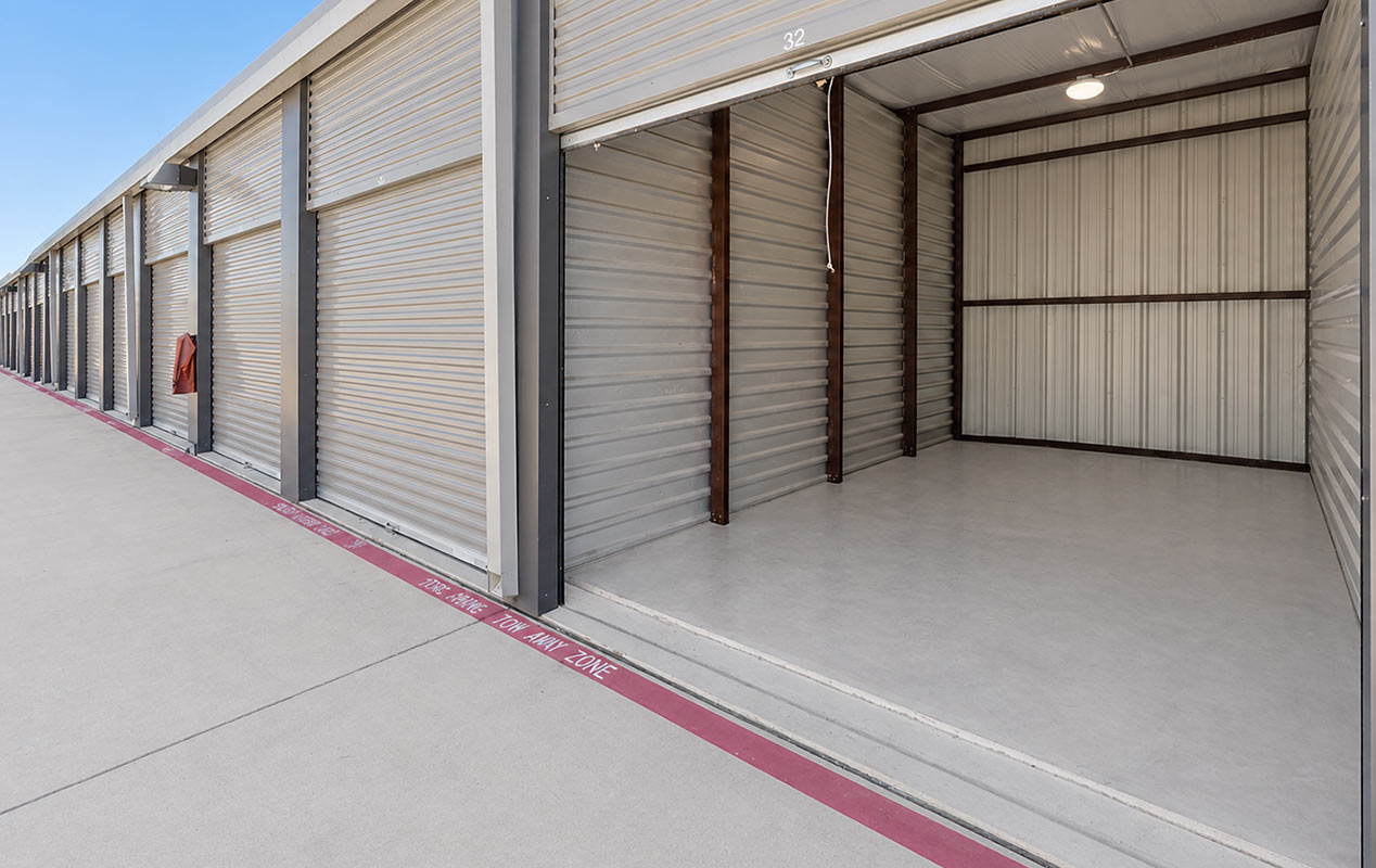 Outdoor drive up units with easy loading & unloading access.