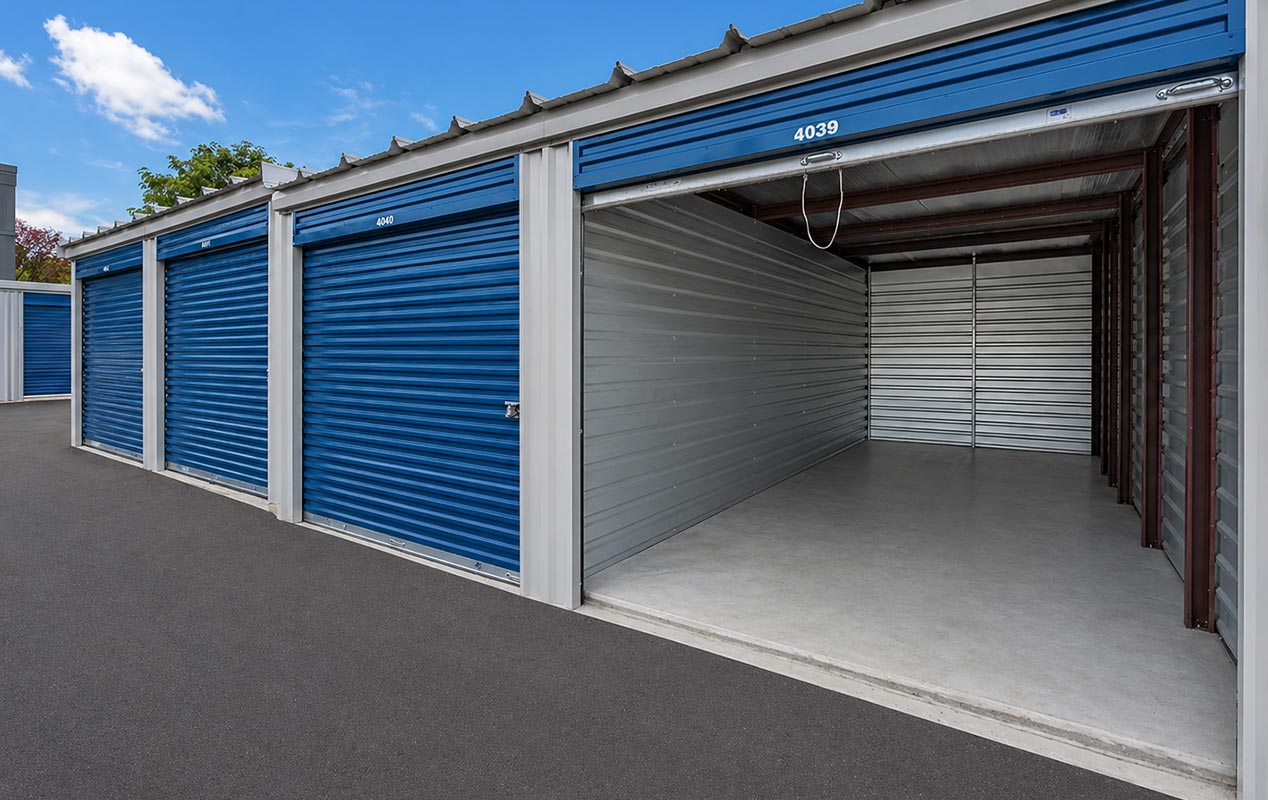Outdoor drive up units with easy loading & unloading access.