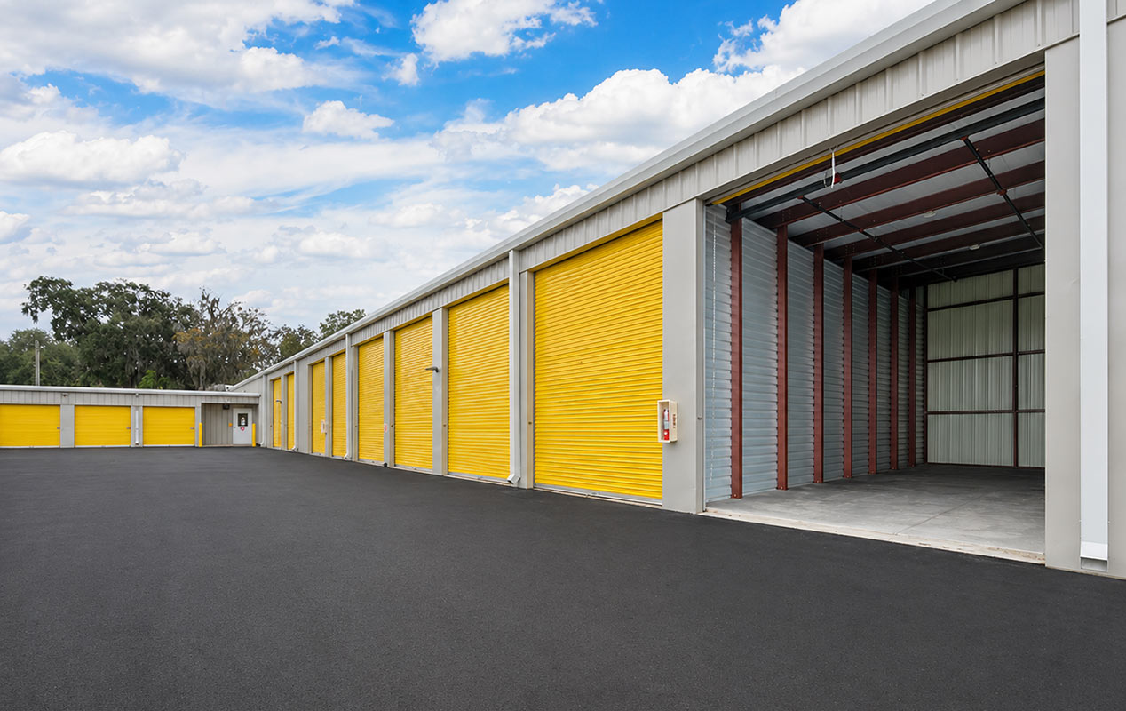 Outdoor drive up units with easy loading & unloading access.