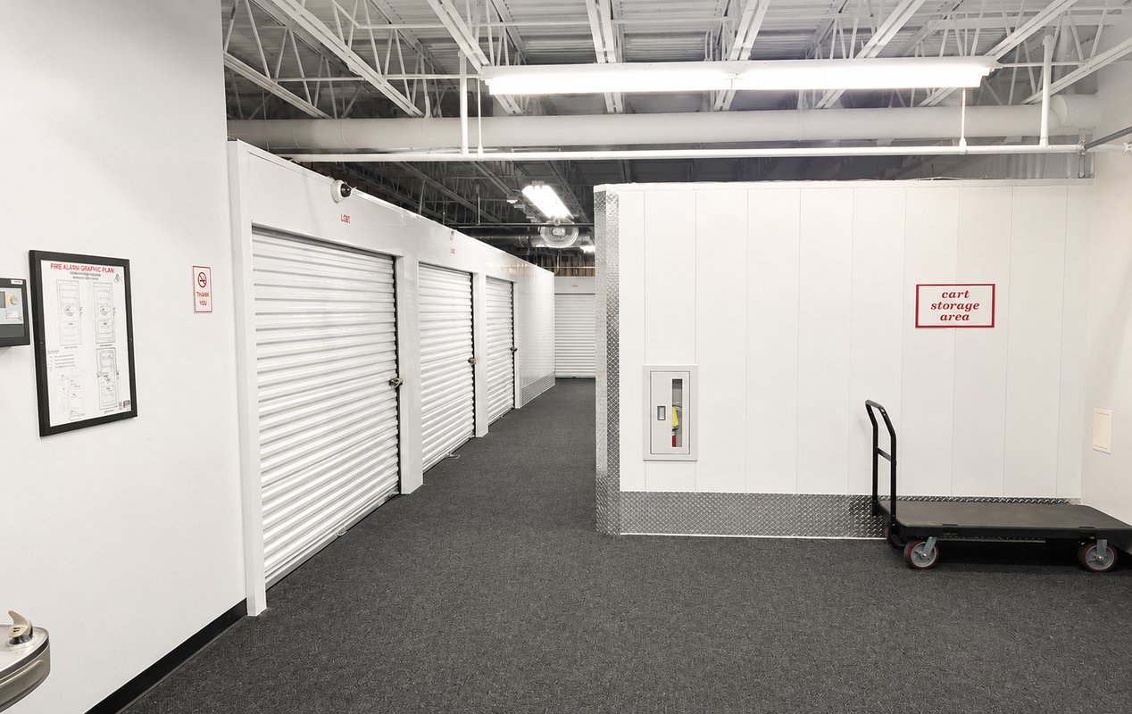 Moving carts that may be used free of charge.